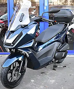 Used 2026 Kymco Skytown Petroleum Blue - Interior and Exterior details 3