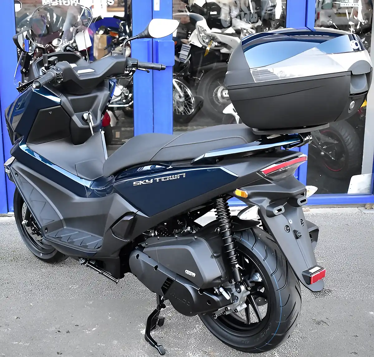Used 2026 Kymco Skytown Petroleum Blue - Interior and Exterior details 9