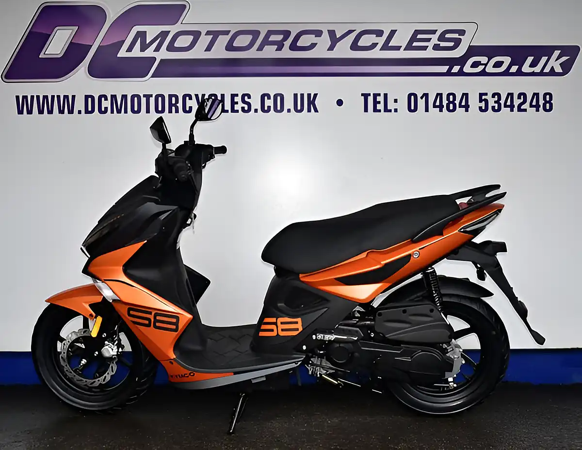 Used 2026 Kymco Super 8 R Multi-Coloured - Interior and Exterior details 11