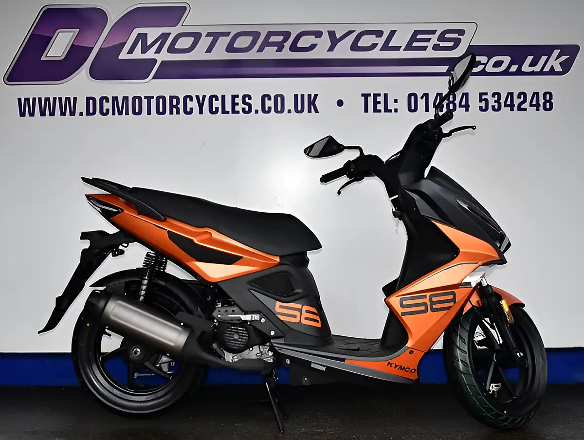 Used 2026 Kymco Super 8 R Multi-Coloured - Interior and Exterior details 7