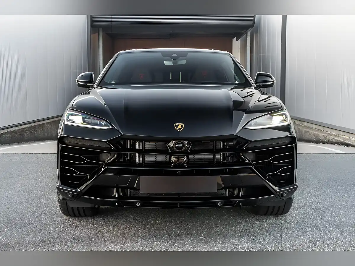Used 2026 Lamborghini Urus Se Nero Helene - Interior and Exterior details 2