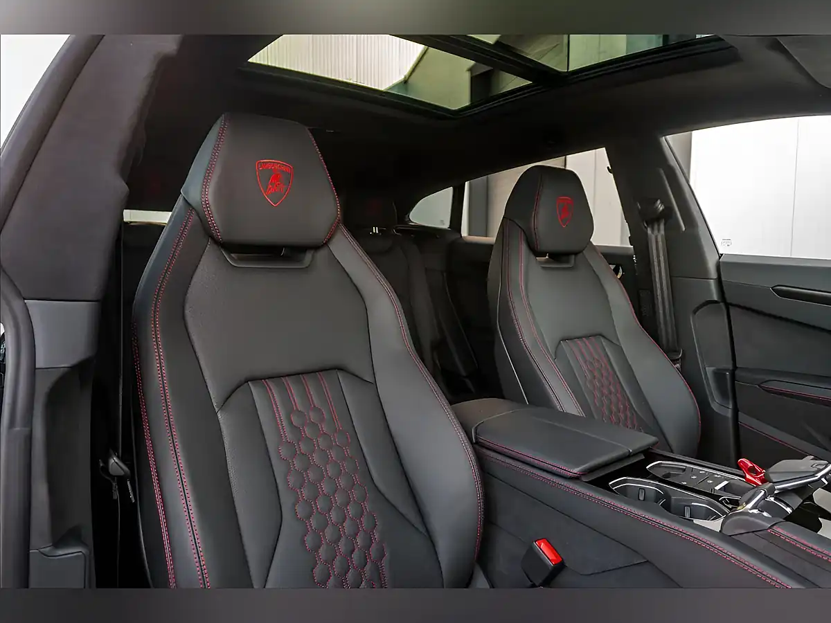 Used 2026 Lamborghini Urus Se Nero Helene - Interior and Exterior details 8
