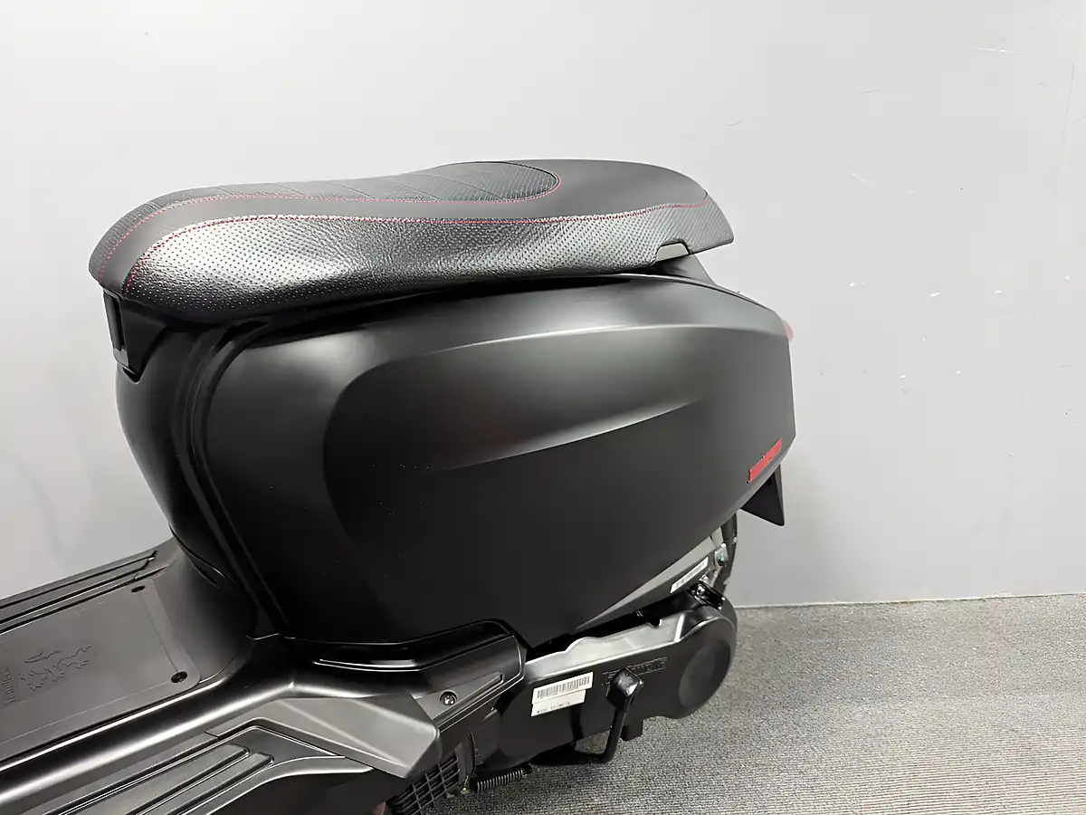 Used 2026 Lambretta V125 Special Matt Black - Interior and Exterior details 16