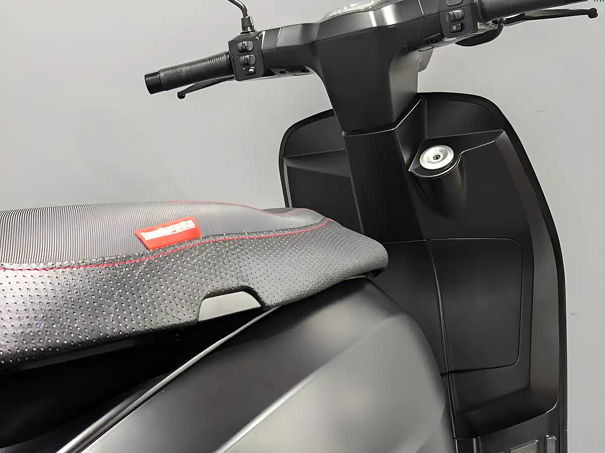 Used 2026 Lambretta V125 Special Matt Black - Interior and Exterior details 8