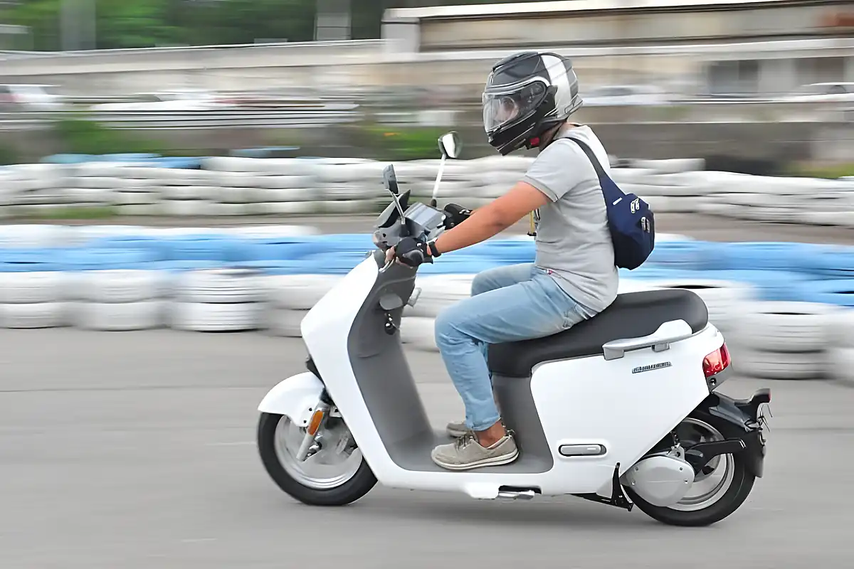 Used 2026 Lambretta V125 Special White - Interior and Exterior details 20