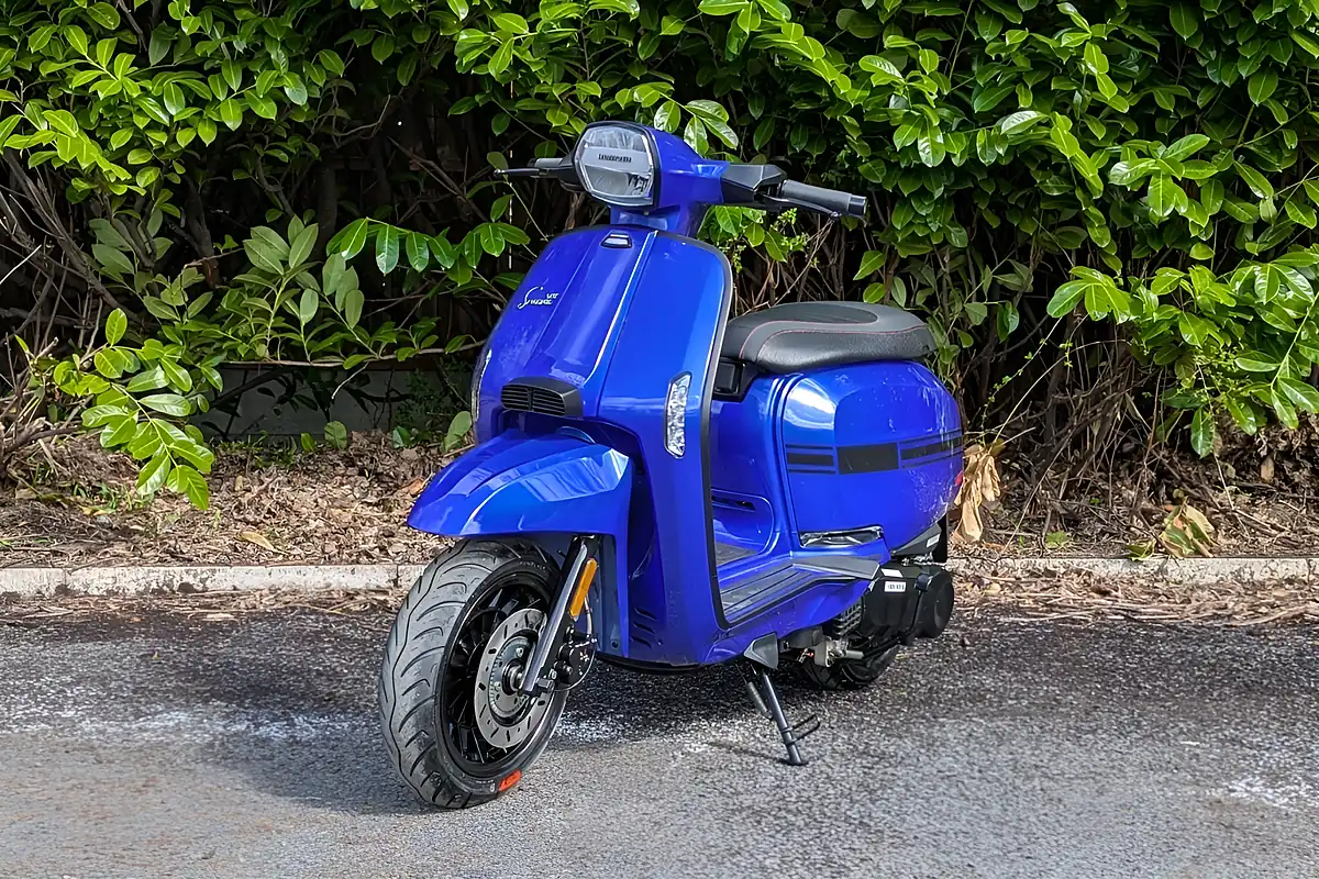Used 2026 Lambretta V125 Special White - Interior and Exterior details 3