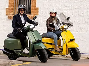 Used 2026 Lambretta V50 Special Black Flex - Interior and Exterior details 4
