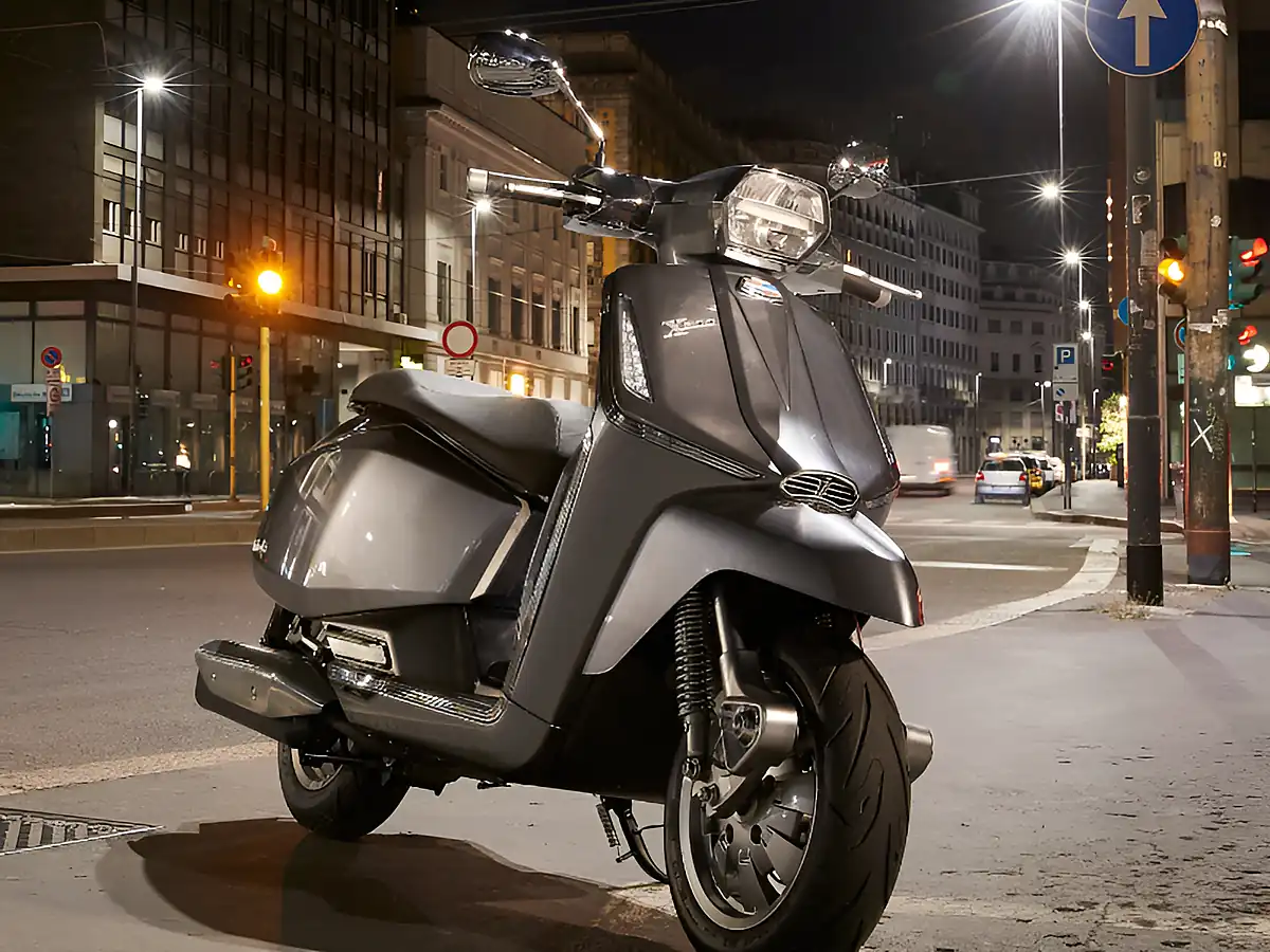 Used 2026 Lambretta X300 GT Crayon Grey - Interior and Exterior details 9