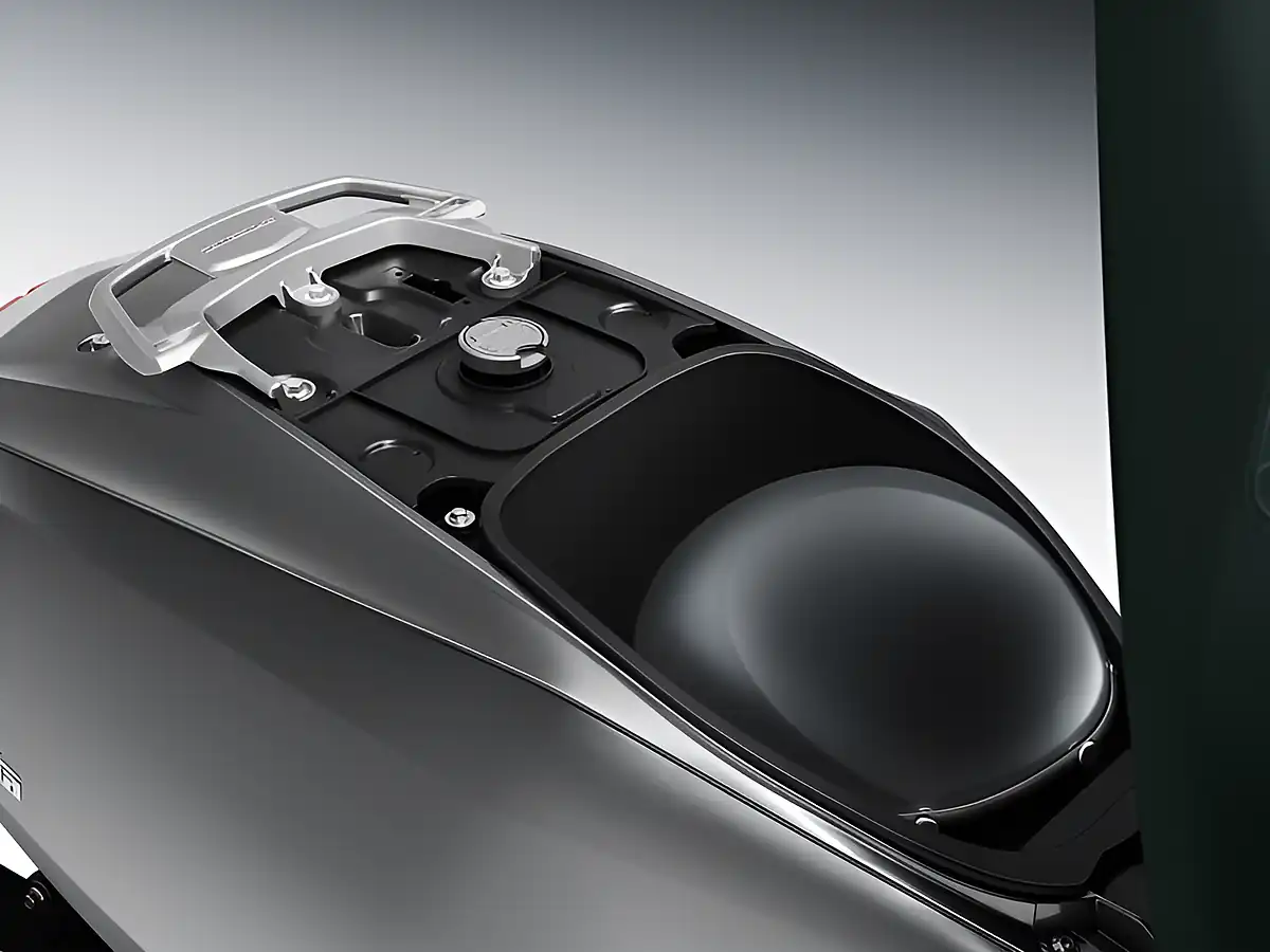 Used 2026 Lambretta X300 Sr Amaro Red - Interior and Exterior details 17