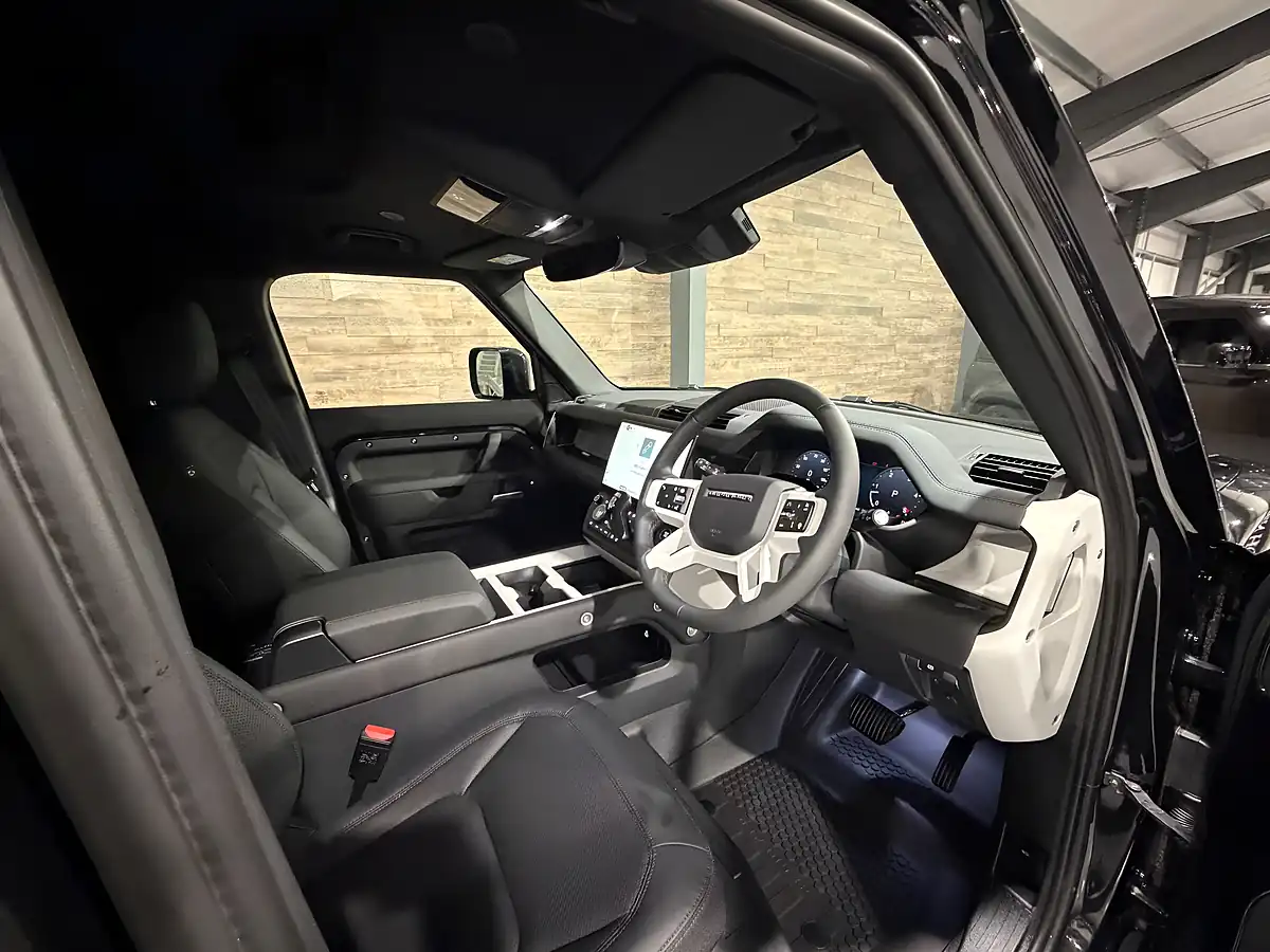 Used 2026 Land Rover Defender 110 S Hard Top Black - Interior and Exterior details 10