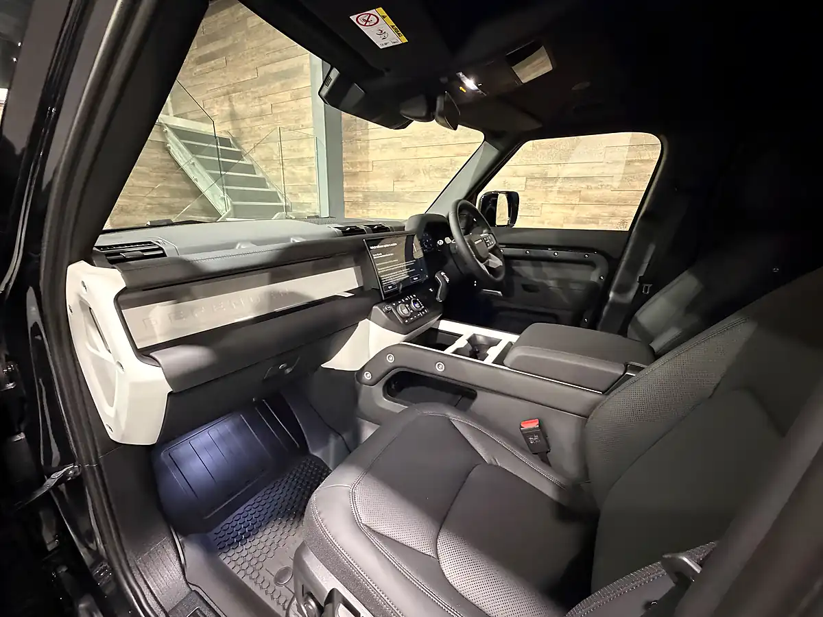 Used 2026 Land Rover Defender 110 S Hard Top Black - Interior and Exterior details 11