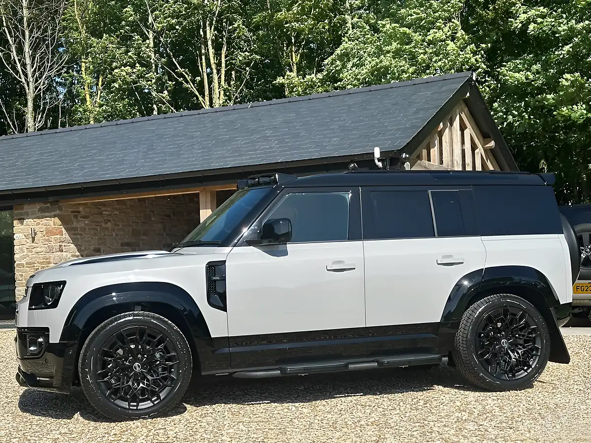 Used 2026 Land Rover Defender 110 S Hard Top Borasco Grey - Interior and Exterior details 16