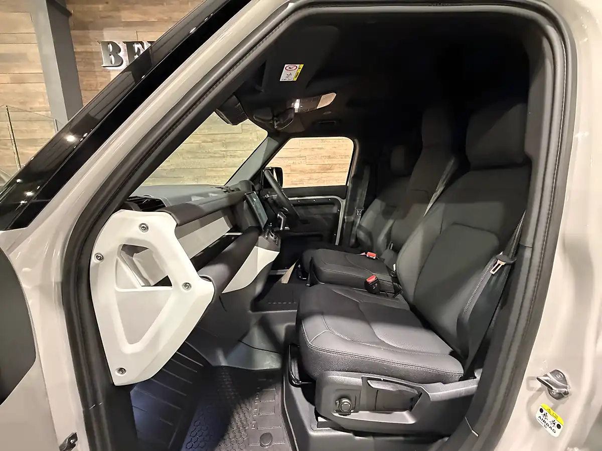 Used 2026 Land Rover Defender 110 S Hard Top Borasco Grey - Interior and Exterior details 11