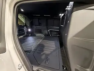 Used 2026 Land Rover Defender 110 S Hard Top Borasco Grey - Interior and Exterior details 14