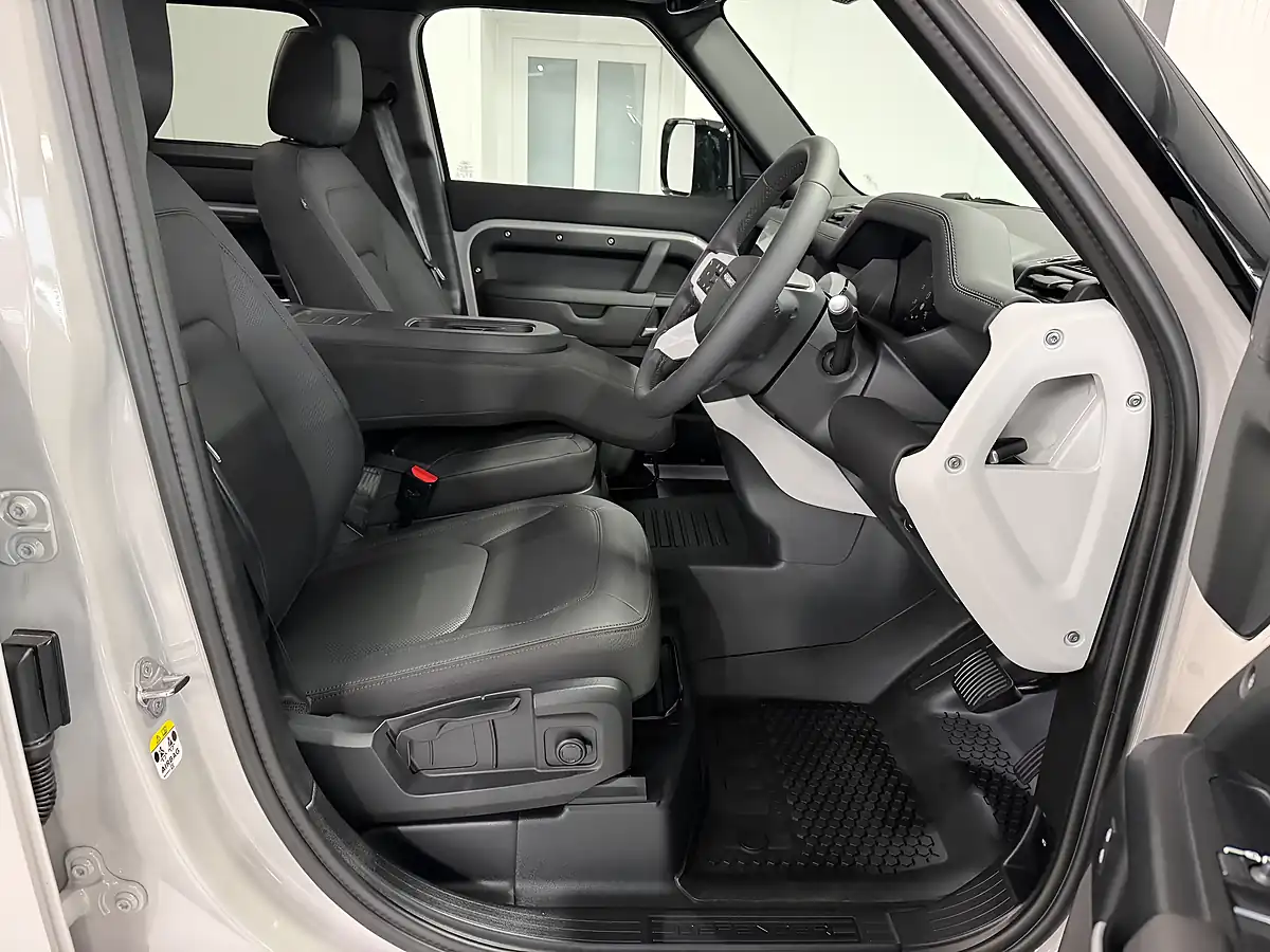Used 2026 Land Rover Defender 110 S Hard Top Grey - Interior and Exterior details 10