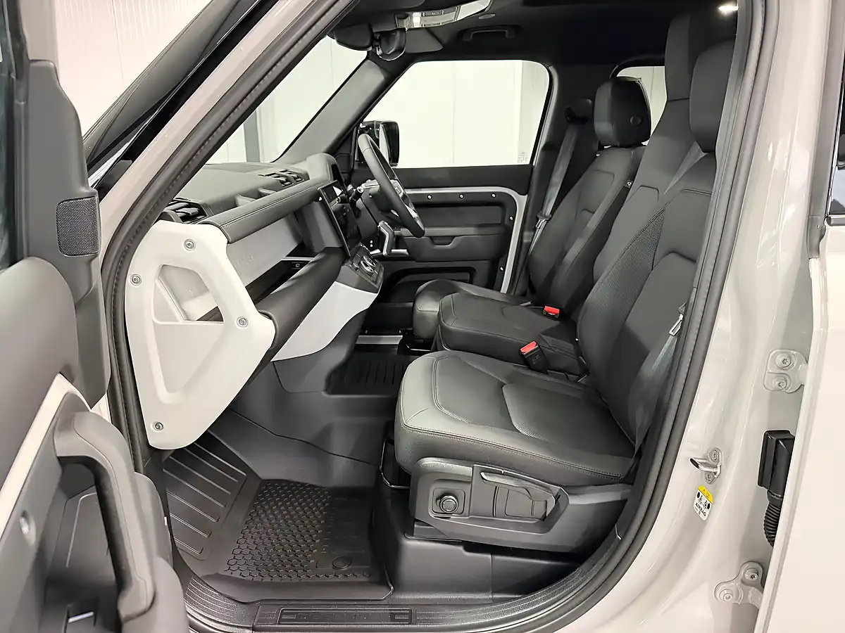 Used 2026 Land Rover Defender 110 S Hard Top Grey - Interior and Exterior details 14