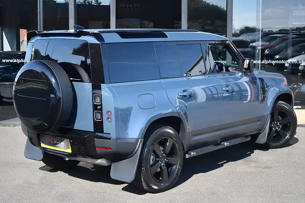 Used 2026 Land Rover Defender 110 S Hard Top Tasman Blue - Interior and Exterior details 5
