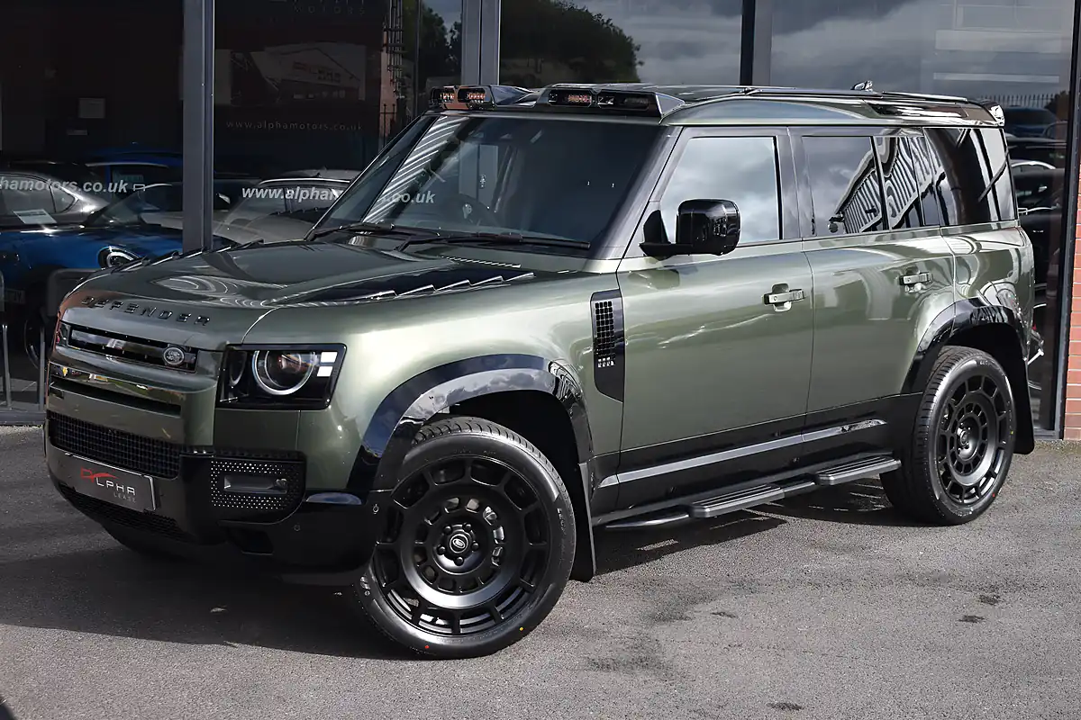 Used 2026 Land Rover Defender 110 S Hard Top Woolstone Green - Interior and Exterior details 4