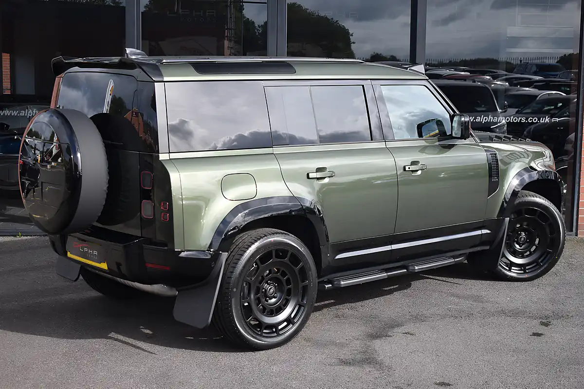 Used 2026 Land Rover Defender 110 S Hard Top Woolstone Green - Interior and Exterior details 5