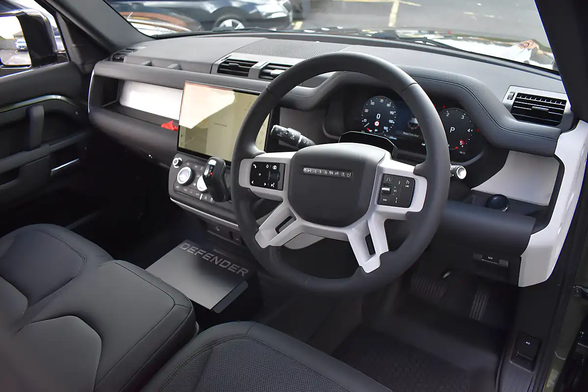 Used 2026 Land Rover Defender 110 S Hard Top Woolstone Green - Interior and Exterior details 8