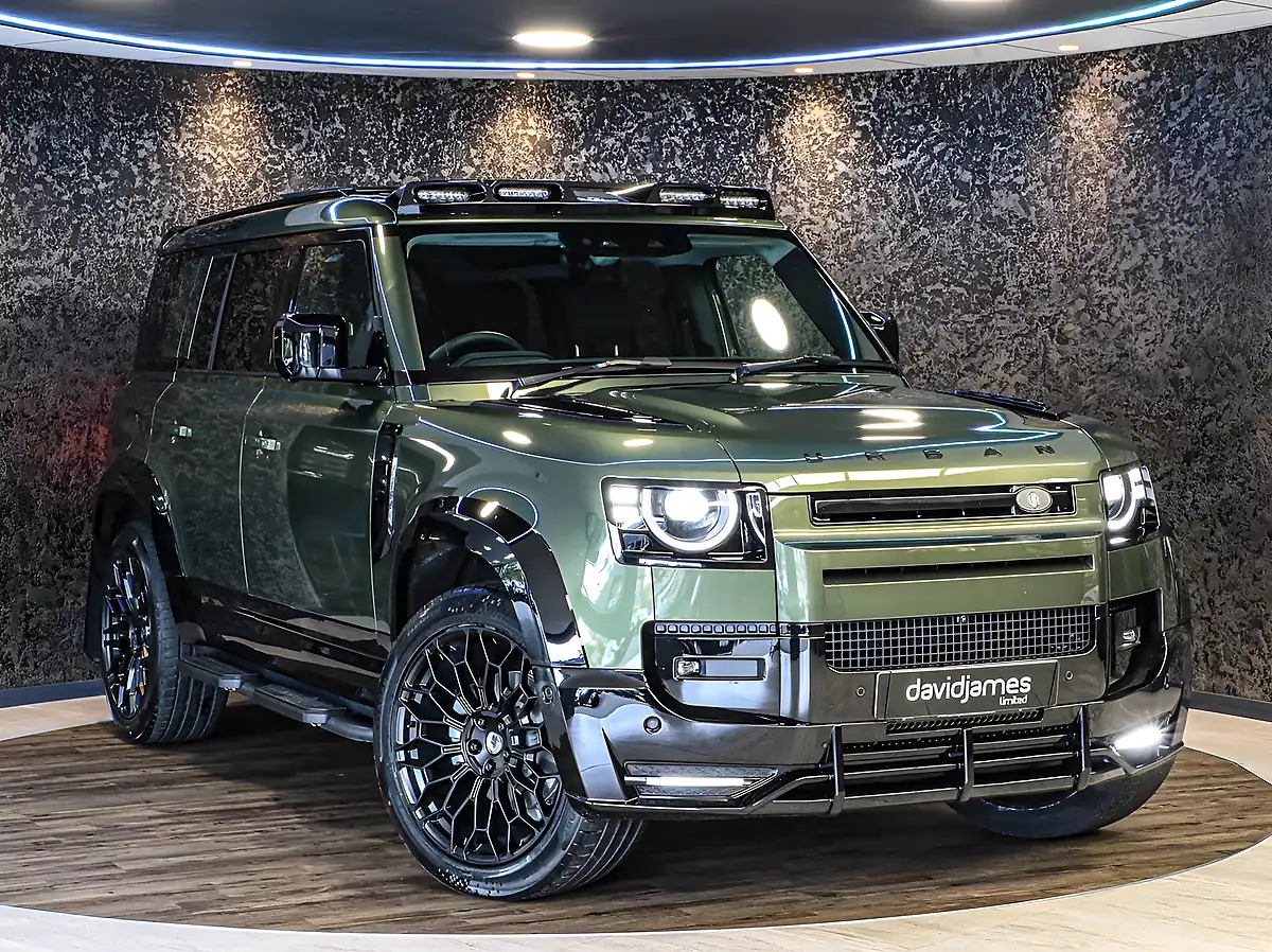 Used 2026 Land Rover Defender 110 S Woolstone Green - Front View