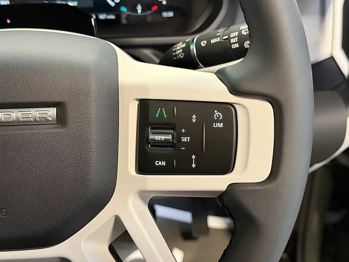 Used 2026 Land Rover Defender 110 S Woolstone Green - Interior and Exterior details 13