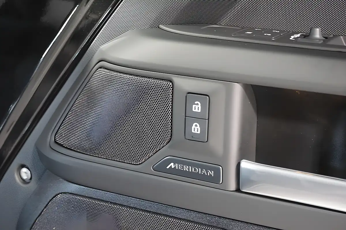 Used 2026 Land Rover Defender 110 X-Dynamic Hse Hard Top Black - Interior and Exterior details 15