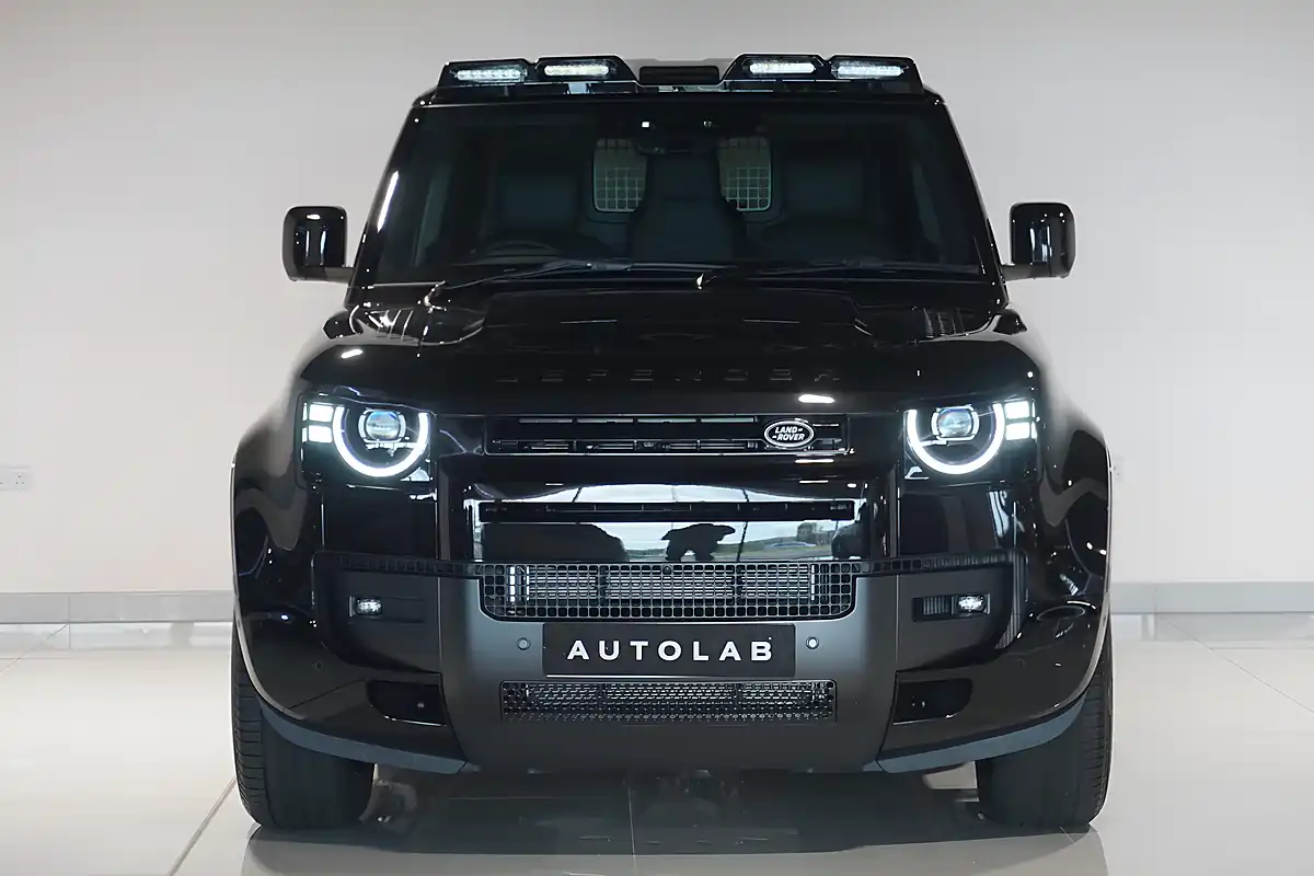 Used 2026 Land Rover Defender 110 X-Dynamic Hse Hard Top Black - Interior and Exterior details 5
