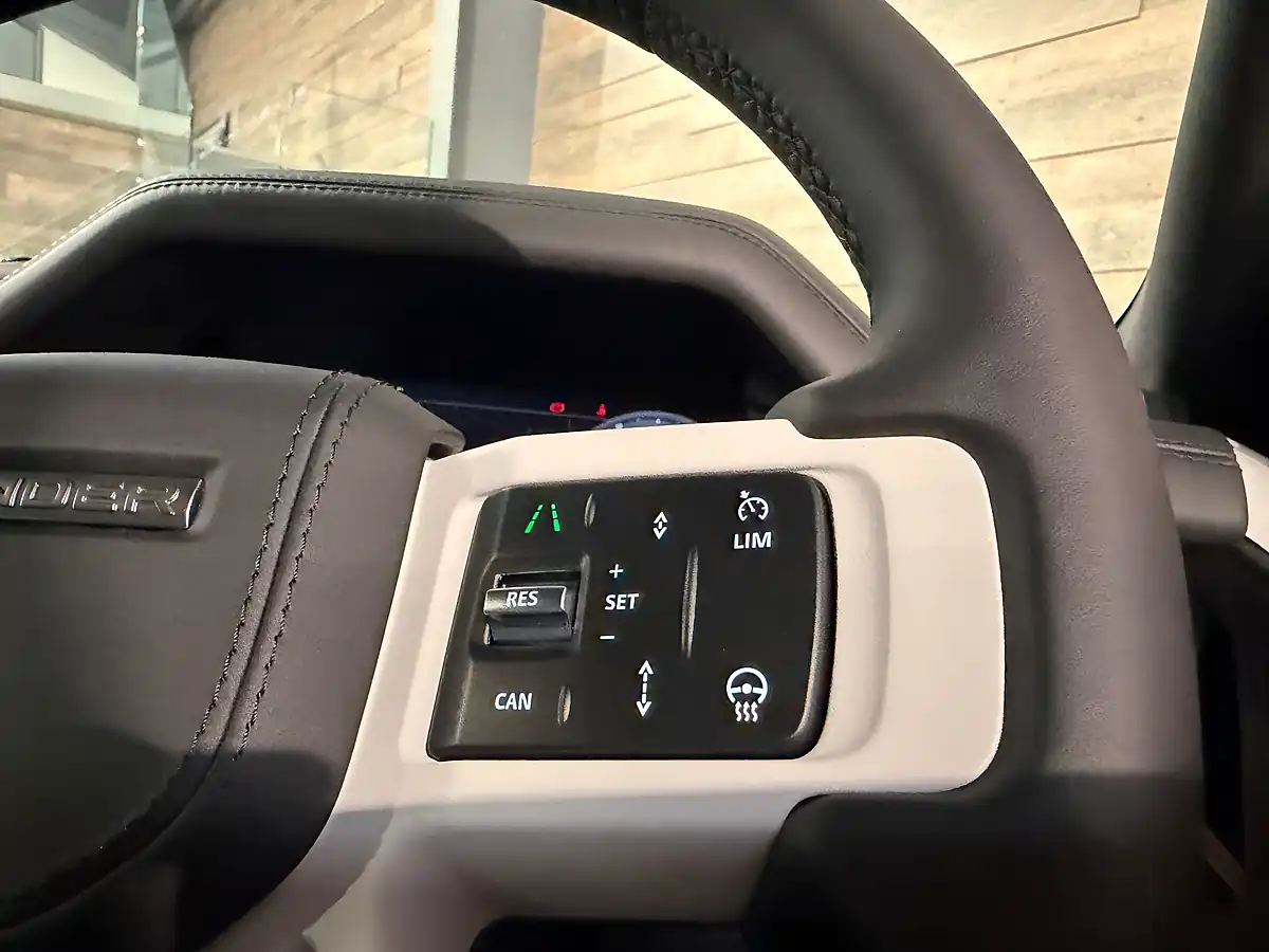 Used 2026 Land Rover Defender 110 X-Dynamic Hse Hard Top Santorini Black - Interior and Exterior details 19