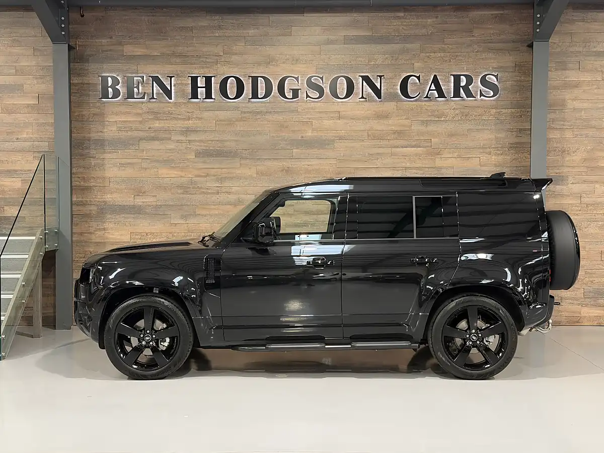 Used 2026 Land Rover Defender 110 X-Dynamic Hse Hard Top Santorini Black - Interior and Exterior details 6
