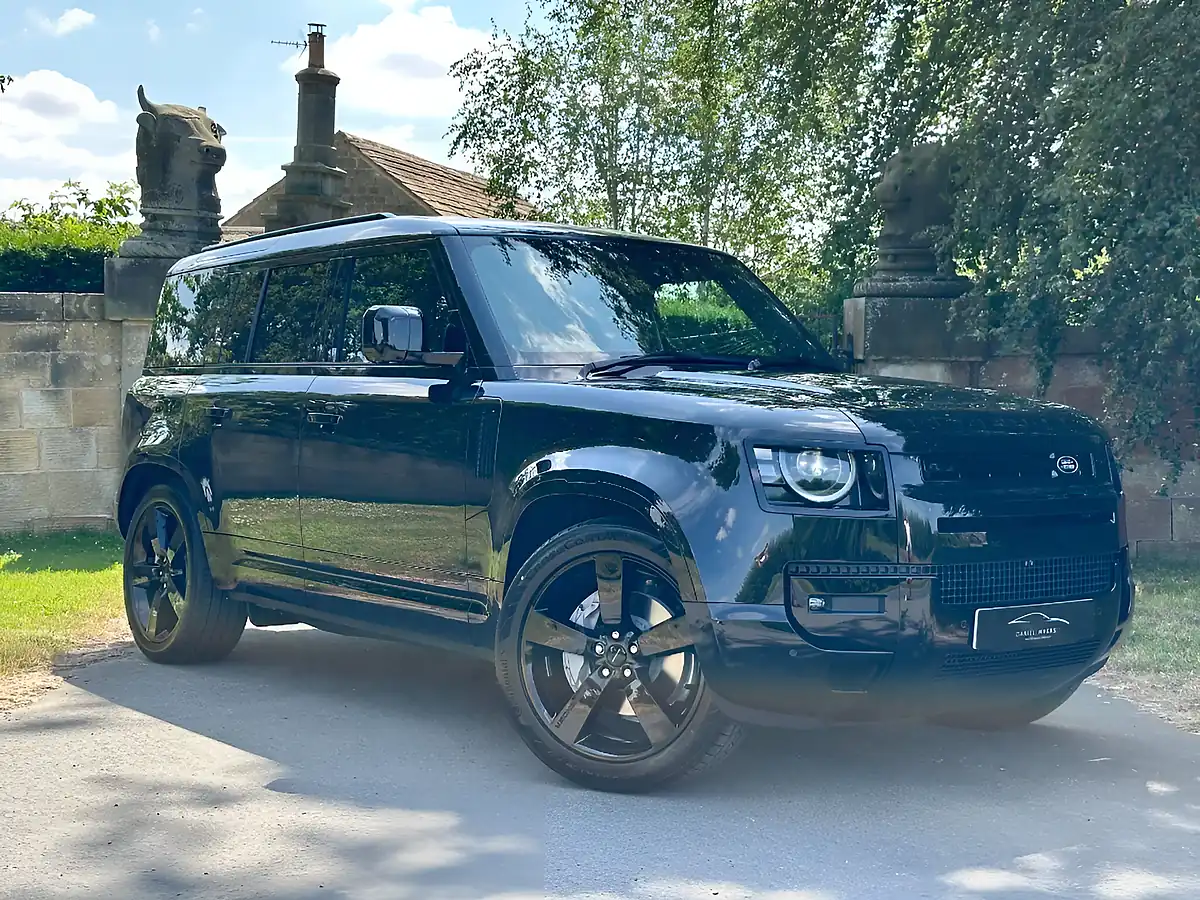 Used 2026 Land Rover Defender 110 X-Dynamic Hse Santorini Black - Front View