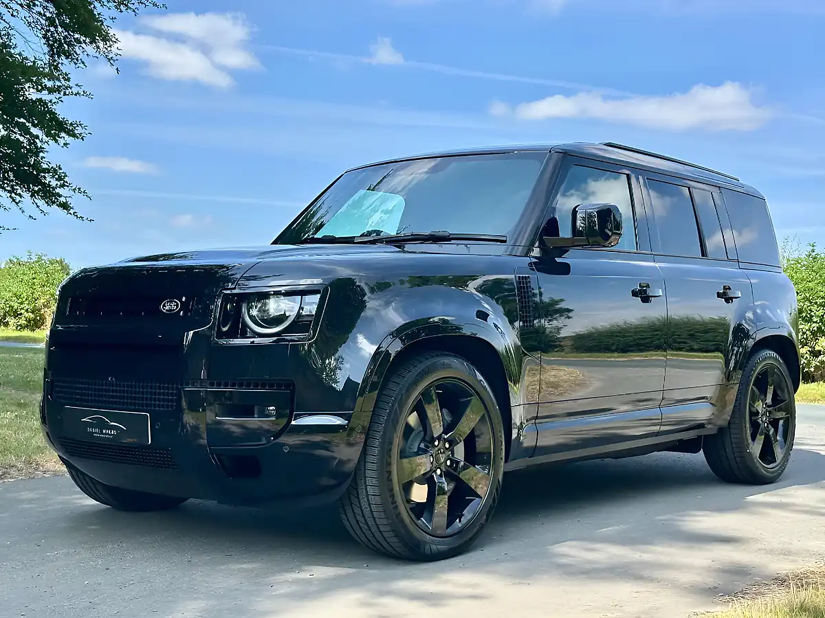 Used 2026 Land Rover Defender 110 X-Dynamic Hse Santorini Black - Interior and Exterior details 18