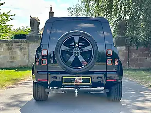 Used 2026 Land Rover Defender 110 X-Dynamic Hse Santorini Black - Interior and Exterior details 5