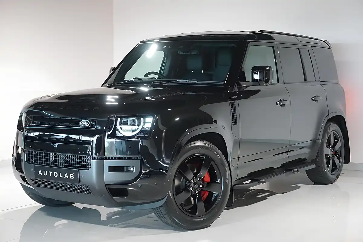Used 2026 Land Rover Defender 110 X-Dynamic Hse Santorini Black - Interior and Exterior details 16