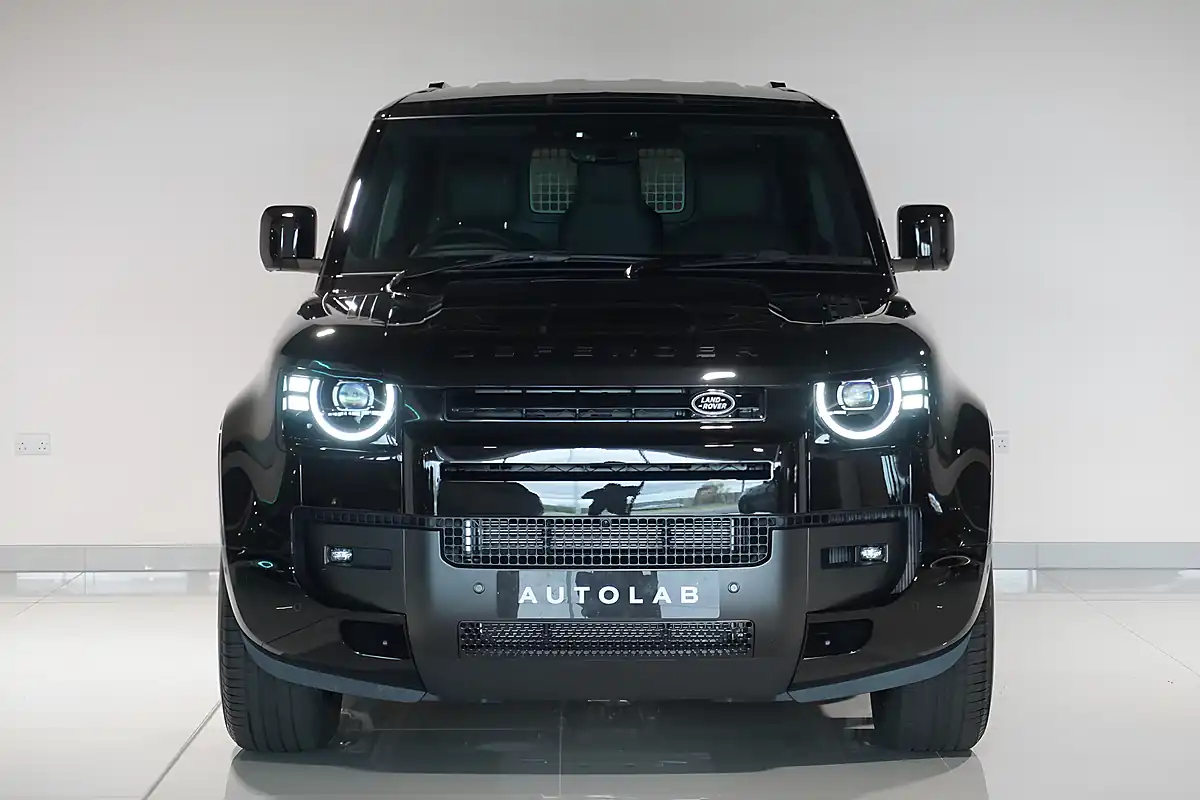 Used 2026 Land Rover Defender 110 X-Dynamic Hse Santorini Black - Interior and Exterior details 5