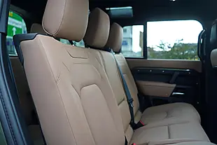 Used 2026 Land Rover Defender 110 X-Dynamic Hse Woolstone Green - Interior and Exterior details 14