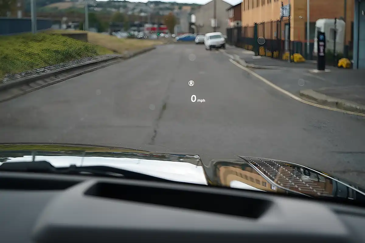 Used 2026 Land Rover Defender 110 X-Dynamic Hse Woolstone Green - Interior and Exterior details 19