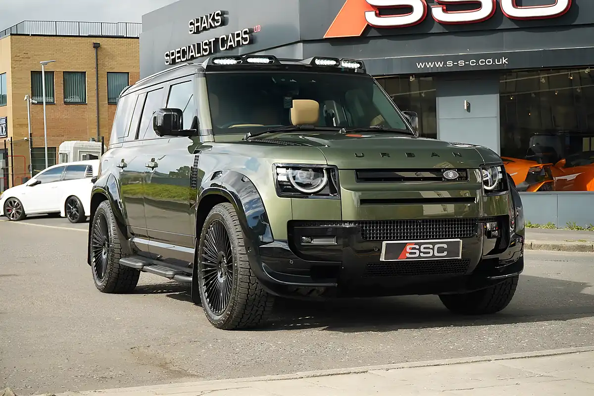 Used 2026 Land Rover Defender 110 X-Dynamic Hse Woolstone Green - Interior and Exterior details 5