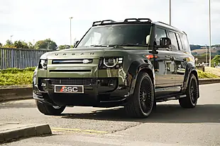 Used 2026 Land Rover Defender 110 X-Dynamic Hse Woolstone Green - Interior and Exterior details 9