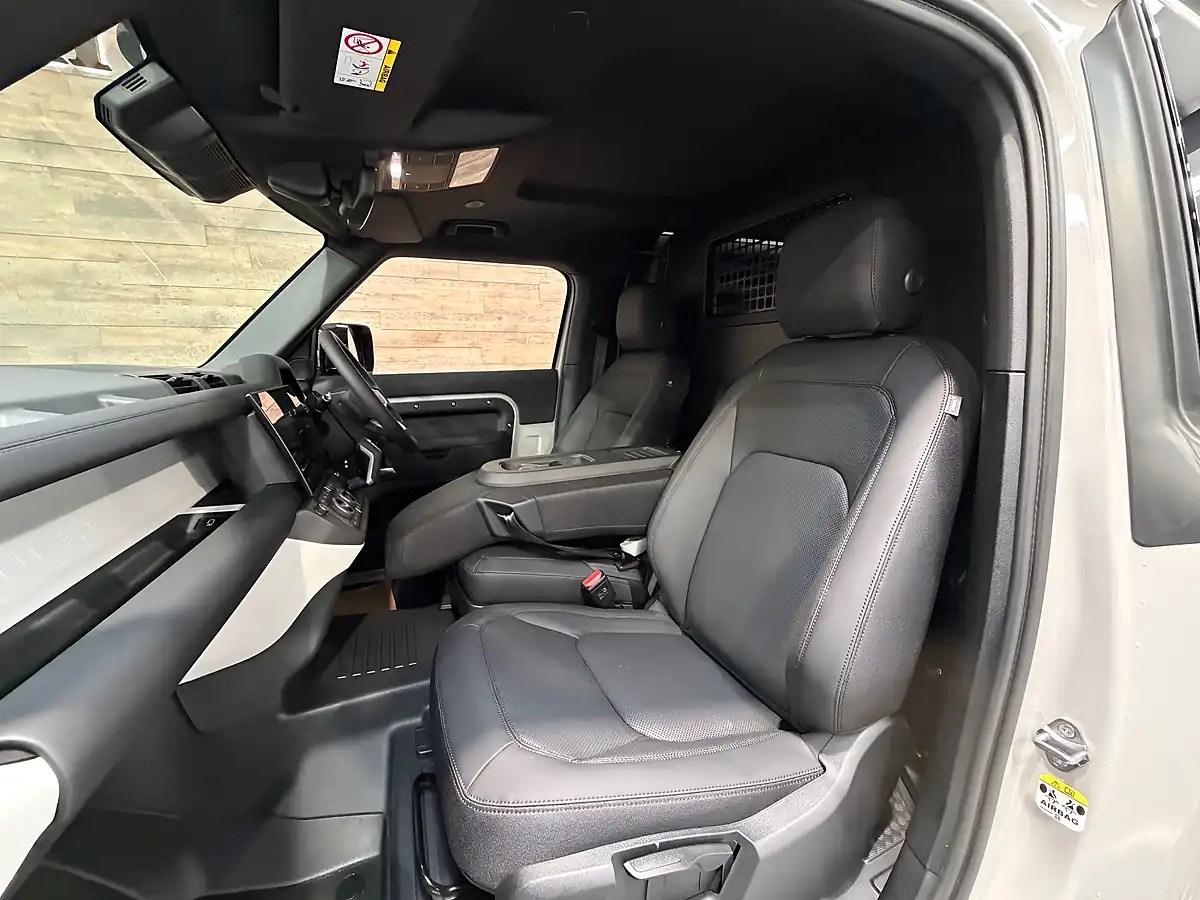 Used 2026 Land Rover Defender 90 S Hard Top Borasco Grey - Interior and Exterior details 12
