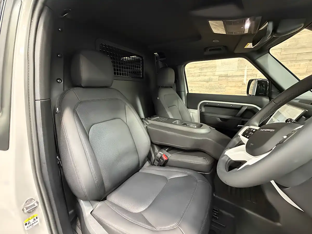 Used 2026 Land Rover Defender 90 S Hard Top Borasco Grey - Interior and Exterior details 9