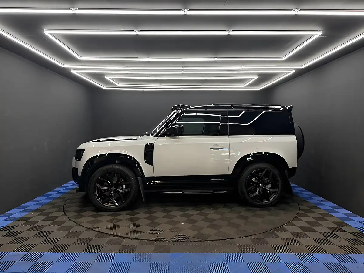 Used 2026 Land Rover Defender 90 S Hard Top Grey - Interior and Exterior details 10
