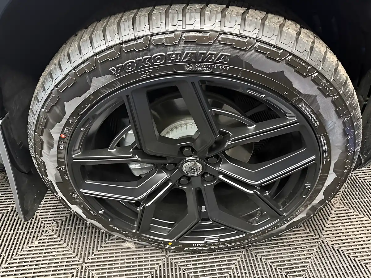 Used 2026 Land Rover Defender 90 S Hard Top Grey - Interior and Exterior details 18