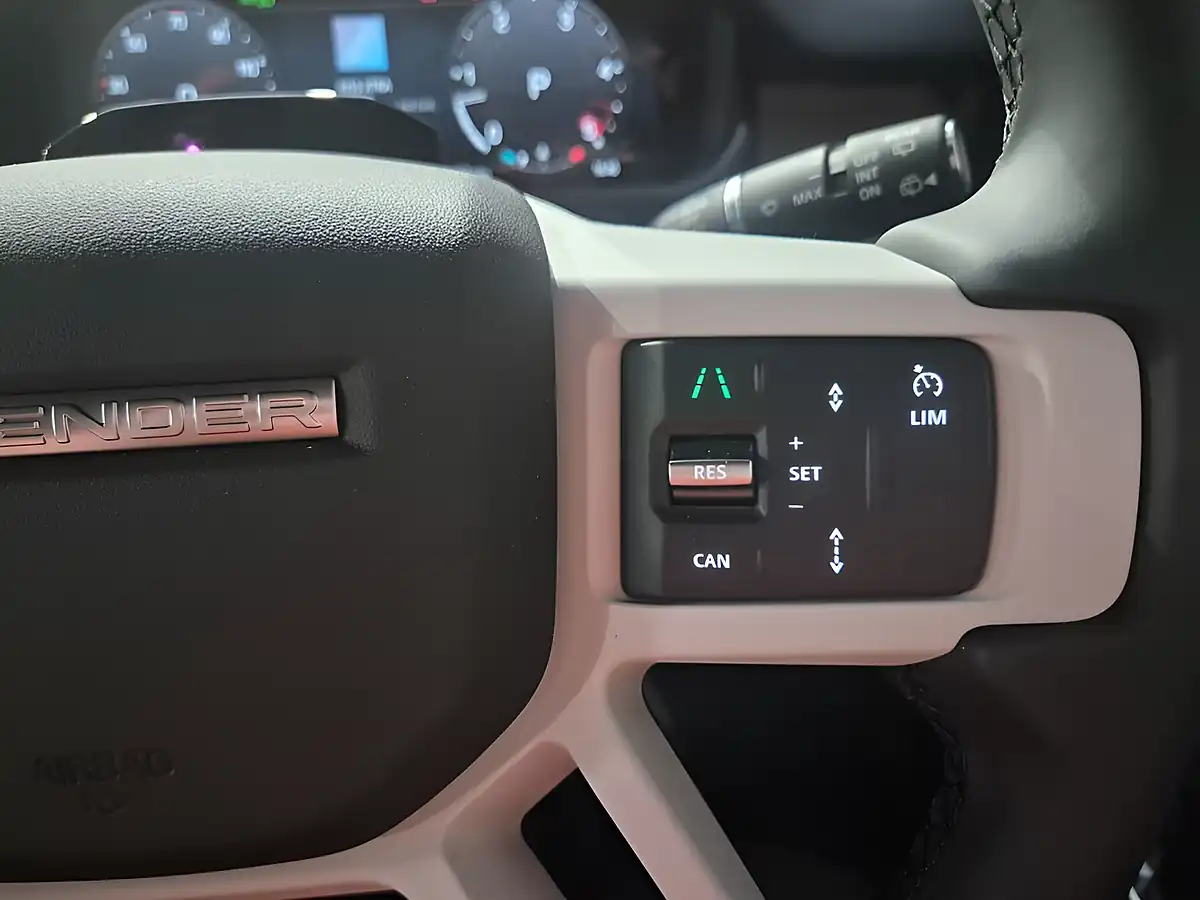 Used 2026 Land Rover Defender 90 S Woolstone Green Metallic - Interior and Exterior details 18
