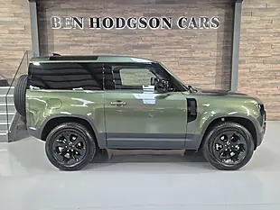 Used 2026 Land Rover Defender 90 S Woolstone Green Metallic - Interior and Exterior details 4