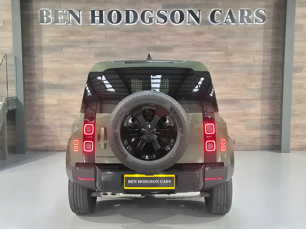 Used 2026 Land Rover Defender 90 S Woolstone Green Metallic - Interior and Exterior details 6