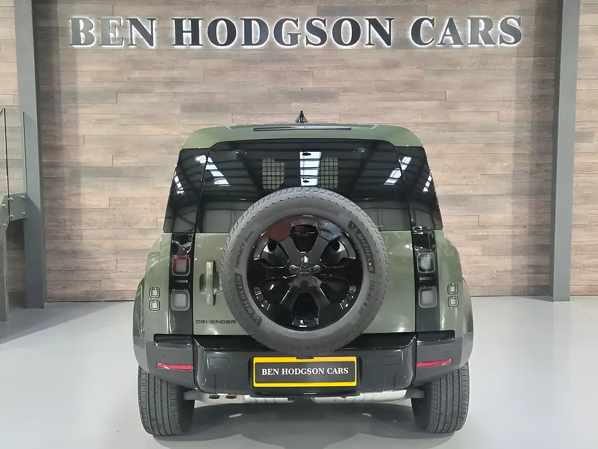 Used 2026 Land Rover Defender 90 S Woolstone Green Metallic - Interior and Exterior details 7