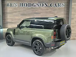 Used 2026 Land Rover Defender 90 S Woolstone Green Metallic - Interior and Exterior details 8