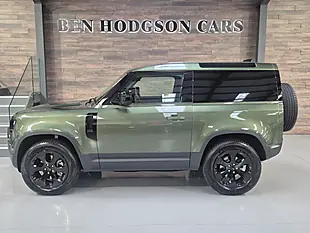 Used 2026 Land Rover Defender 90 S Woolstone Green Metallic - Interior and Exterior details 9