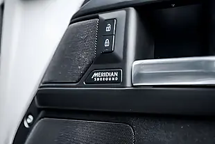 Used 2026 Land Rover Defender 90 X-Dynamic Hse Borasco Grey - Interior and Exterior details 18